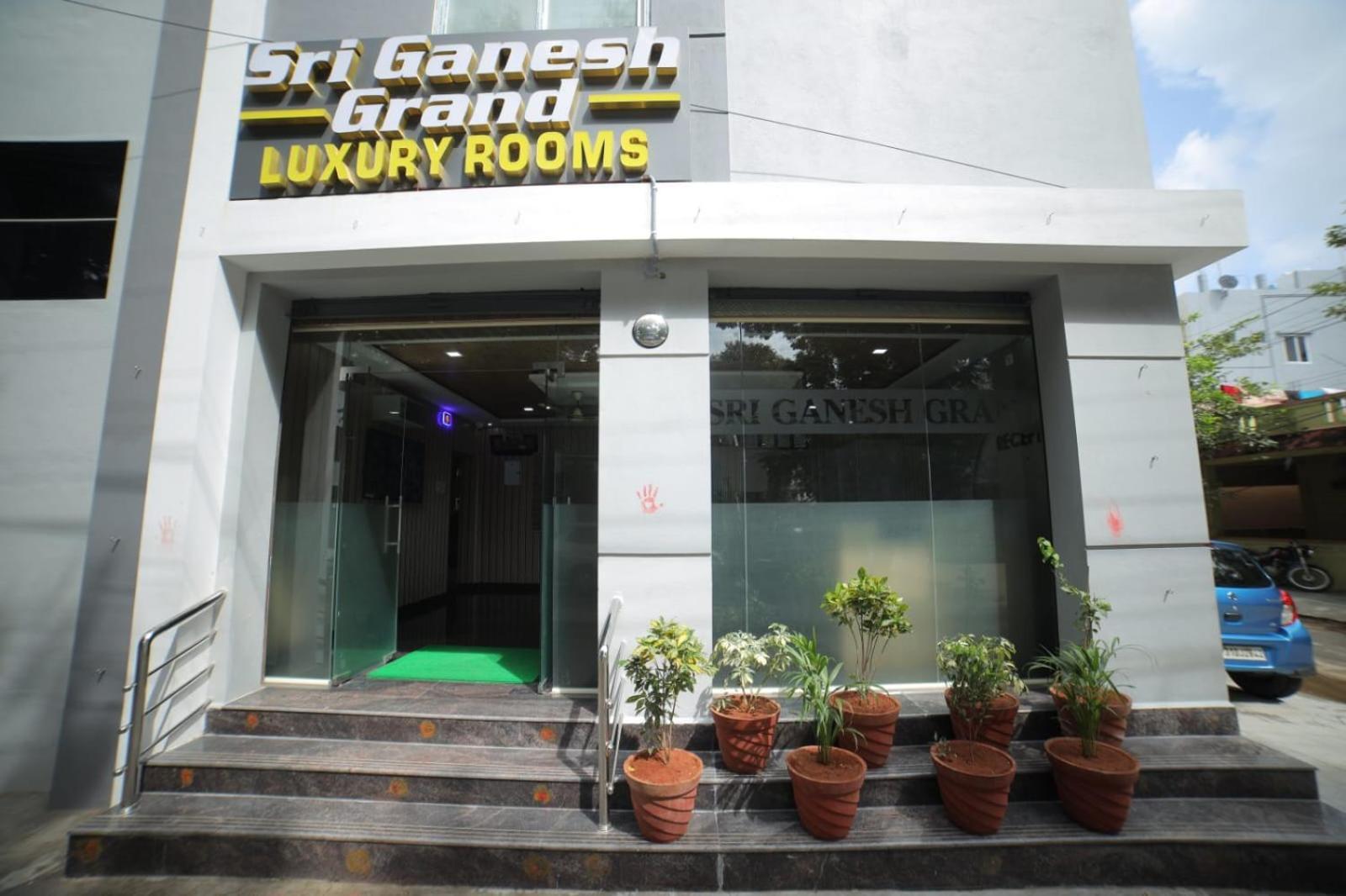 Hotel Sri Ganesh Grand Tirupati Esterno foto