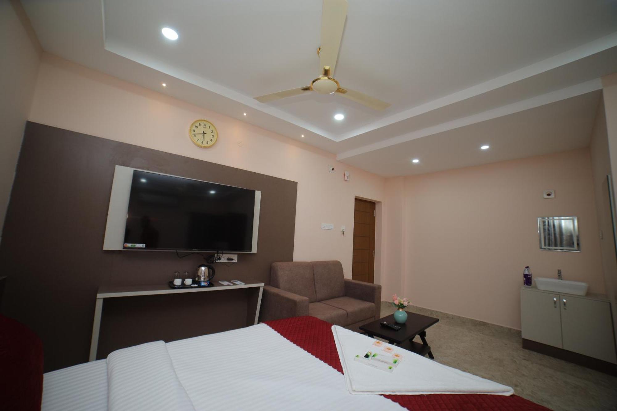 Hotel Sri Ganesh Grand Tirupati Esterno foto